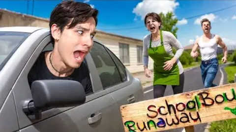 УГНАЛ МАШИНУ ЗЛОГО ПАПЫ!😱ПРОВЕРЯЮ ЛАЙФХАКИ ПРИКОЛЫ БАГИ В SCHOOLBOY RUNAWAYY!🤣 — видео